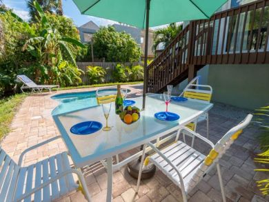 Outdoor Table & Chairs